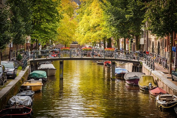 Private departure transfer from Amsterdam to Schiphol Airport (AMS) - Inside the private vehicle