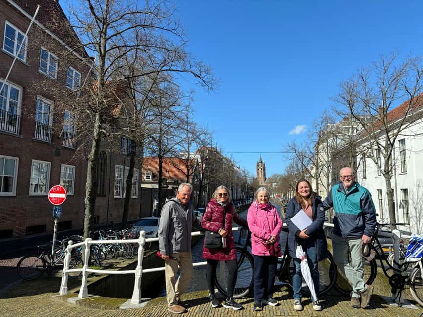 Private half-day Delft and The Hague tour - The short tram ride between two Dutch identities