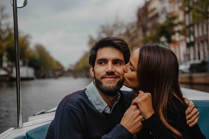 Private Romantic Canal Cruise Amsterdam with Bubbly and Snacks - Houseboats, old canals, and the smallest house