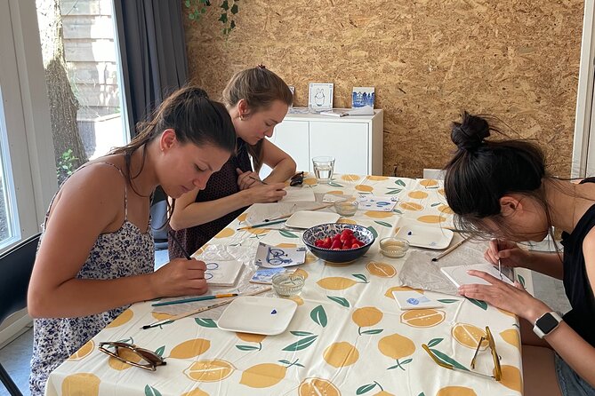Private Souvenir Creation in Dutch Delft Blue from Netherlands - Painting for beginners, artists, and children at heart