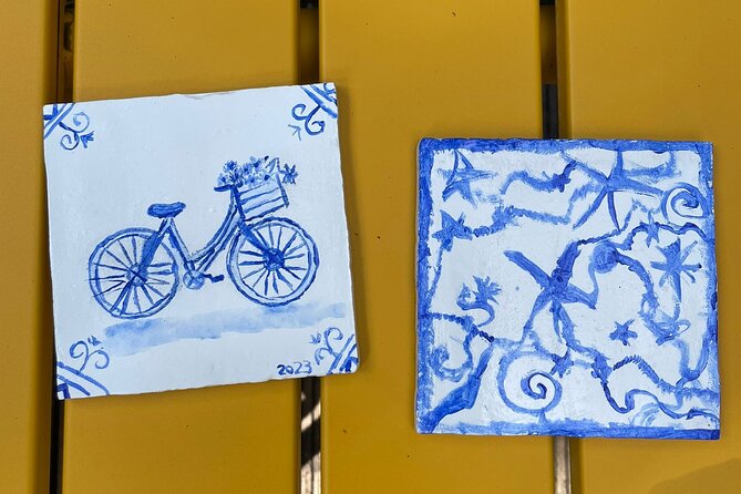 Private Souvenir Creation in Dutch Delft Blue from Netherlands - Is $45.86 a fair price?