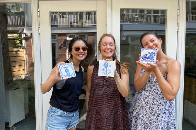 Private Souvenir Creation in Dutch Delft Blue from Netherlands - Why the private format matters