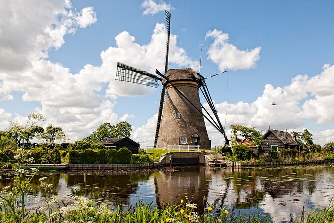 Private tour from Rotterdam to Windmills of Kinderdijk & Gouda Cheese Experience - Choosing between a mill interior and the boat