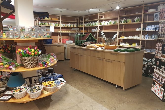 Private Tour of Simonehoeve Cheese Farm and Clog Factory - Reaching Simonehoeve in Katwoude