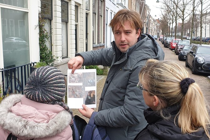 Private Tour of Vermeer's Delft + Tickets to Vermeer Museum - Entering the Old Church and Vermeer’s grave