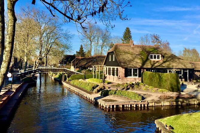 Private Tour to Giethoorn with boat and Zaanse Schans windmills - Why a private vehicle changes the day