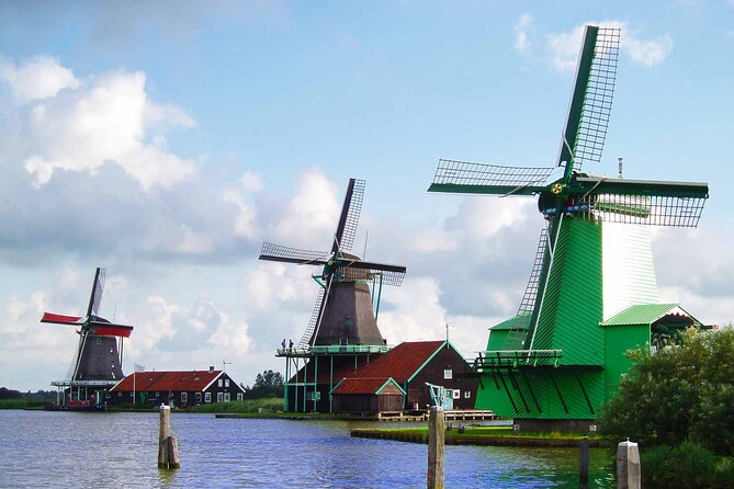 Private Tour to Giethoorn with boat and Zaanse Schans windmills - Who will enjoy this most?