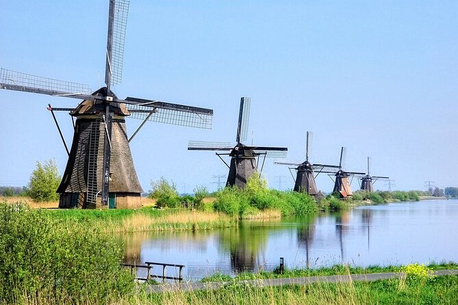 Private tour to Kinderdijk windmills and Delft from Amsterdam - Royal Delft shows how the blue pottery is made