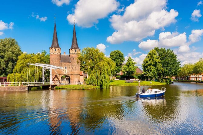Private tour to Kinderdijk windmills and Delft from Amsterdam - The private vehicle makes a long day easier