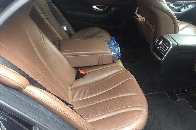 Private Transfer from Amsterdam to the Cruise Port in Rotterdam - Meeting your driver in Amsterdam