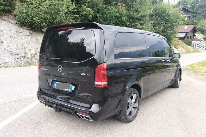 Private Transfer from Rotterdam Port to Amsterdam Airport (AMS) - The Rotterdam to Amsterdam route