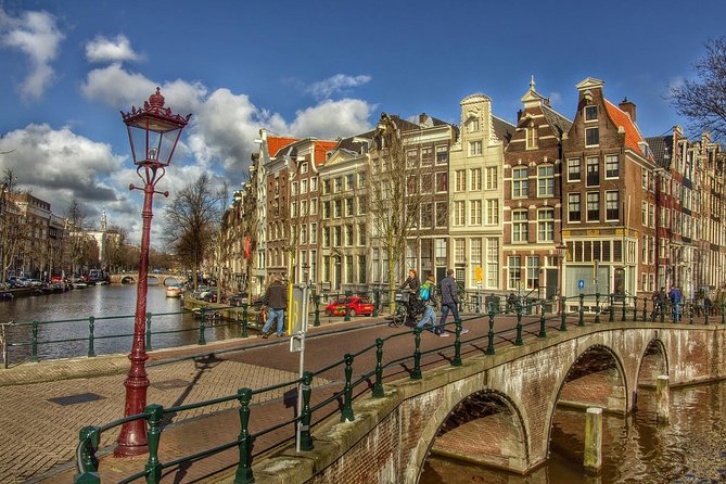 Private Transfer from Rotterdam to Amsterdam - A professional driver, with practical help