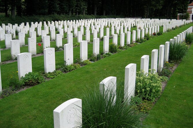 Private WW II Tour: Nazi Camp, WW2 battle grounds and cemetery - Kamp Vught: three hours with the camp remains