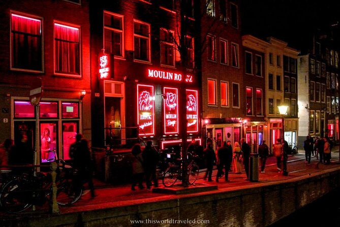 Red Light District Primetime Private Tour for 18+ Only - Why the 10 p.m. start changes the experience