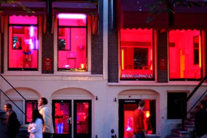 Red Light District Primetime Private Tour for 18+ Only - Oude Kerk and the district’s sharpest contrast