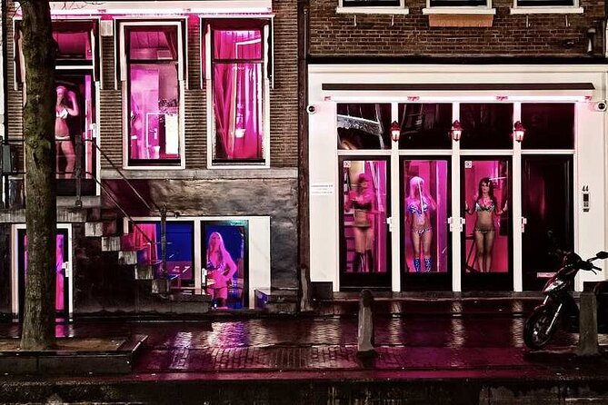 Red Light District Primetime Private Tour for 18+ Only - Saint Nicholas Basilica and the story behind De Wallen