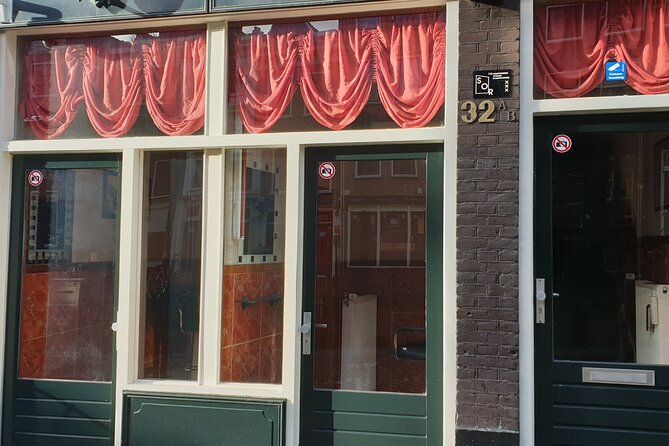 Red Light District Tour by Locals, Small Group (approx 4) - The Oldest Church Beside the Prostitution Zone