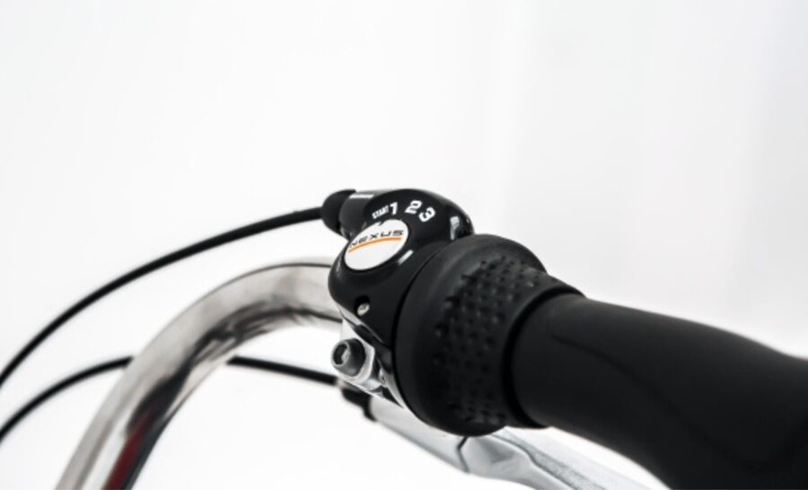 Rent a bike in Amsterdam | 1, 2, 3+ hours - Riding the central streets and canal areas