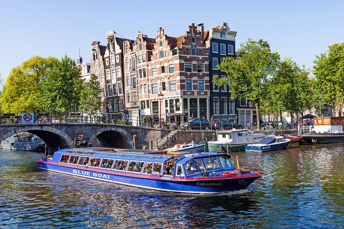 Rijksmuseum Amsterdam and Canal Cruise with Snackbox - What the cruise commentary can and cannot do
