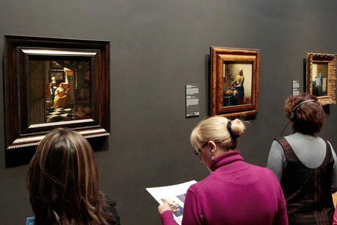 Rijksmuseum Amsterdam Exclusive Guided Tour w/ Reserved Entry - How the guides shape the experience