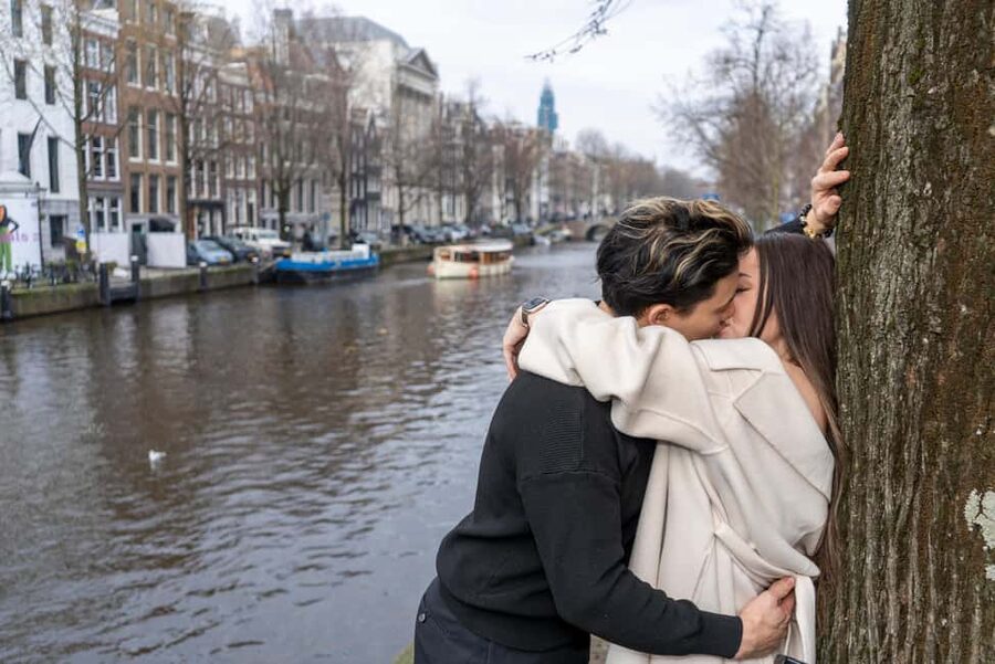 Romantic Photoshoot Experience for Couples in Amsterdam - Key points to know before booking