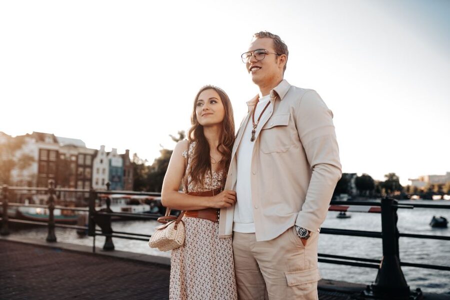 Romantic Photoshoot Experience for Couples in Amsterdam - What happens during the 45-minute photo stop