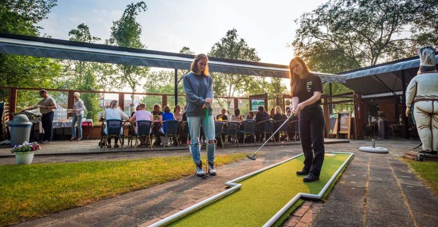 Rotterdam: 18-Hole Mini-Golf Game - Why the 18 different holes matter