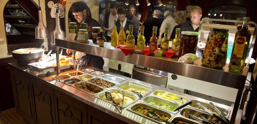 Rotterdam: 2.5-Hour Leckers Boat Cruise and Buffet - A dinner cruise built around Rotterdam’s working harbor