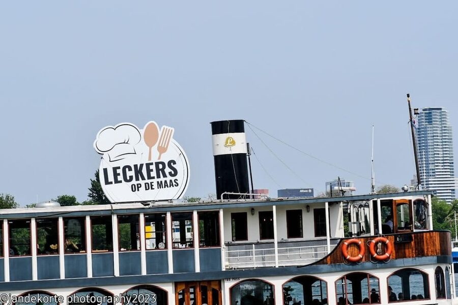 Rotterdam: 2.5-Hour Leckers Boat Cruise and Buffet - Boarding at the private pontoon
