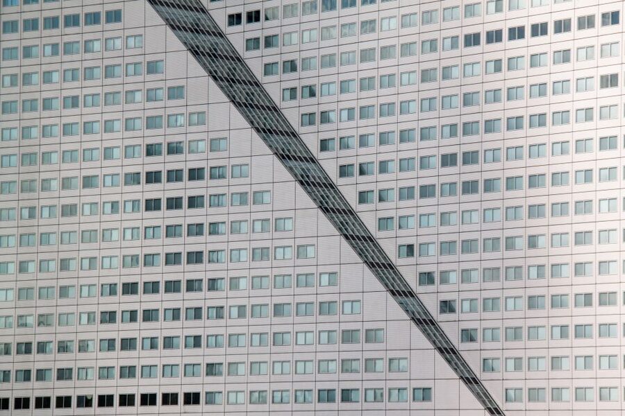 Rotterdam: Architectural Highlights Guided Walking Tour - Sint Laurens church and the memory of 1940