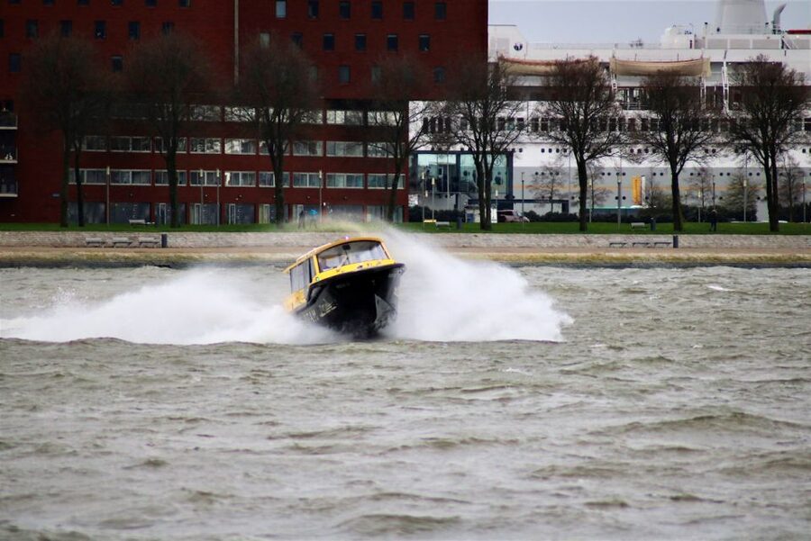 Rotterdam: Breweries and Water Taxi Tour - Rotterdam from two water taxis