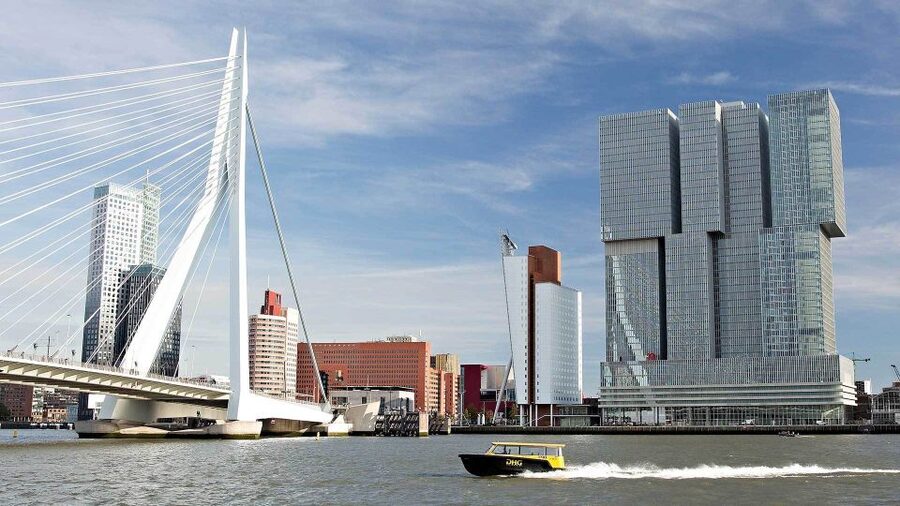 Rotterdam: De Rotterdam, Cube Houses, Watertaxi and Markthal - What the private price means