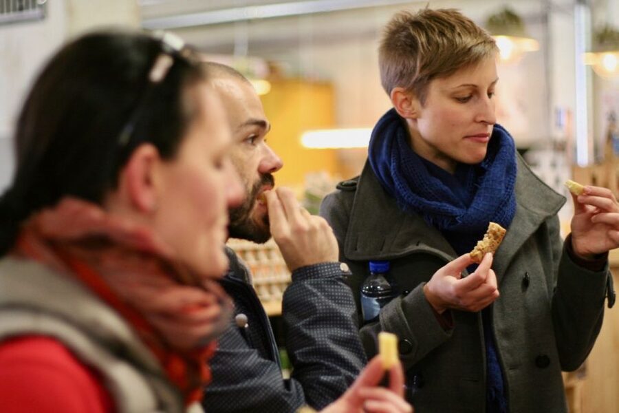 Rotterdam: Guided Walking Food Tour - Four hours on foot: what the pace feels like