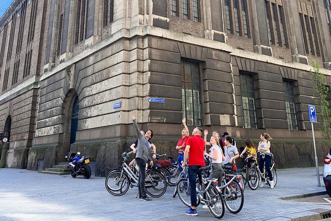 Rotterdam Highlights Bike Tour - Markthal brings food and design together