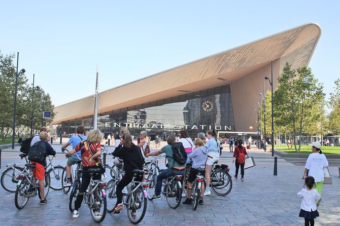 Rotterdam Highlights Bike Tour - De Rotterdam and the port story at Wilhelminapier
