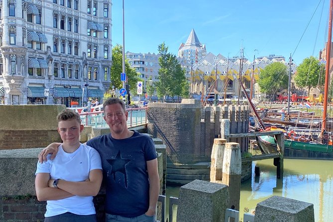 Rotterdam Highlights & Spies: Interactive City Game - Seven sightseeing stages, eleven clues, and room to pause