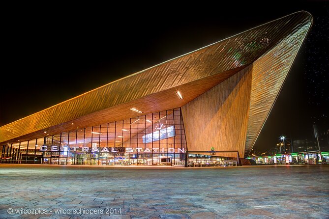 Rotterdam Must Do Tour: Highlights, History, WW2 and Architecture - Groot Handelsgebouw and the first postwar landmarks