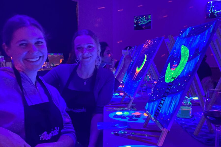 Rotterdam: Paint and Sip in the Dark at Rembrandt van Wine - Accessibility, language, and arrival advice