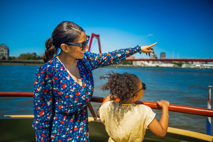 Rotterdam: Pancake Cruise - A sightseeing cruise with limited narration