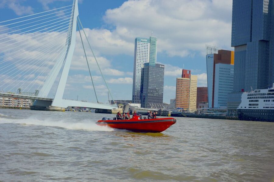 Rotterdam: Private Maas River Speedboat Cruise - What the Speed Means for Comfort and Photos