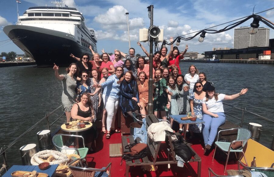 Rotterdam: Pub Cruise with Drinks and Bites - Boarding the yellow Borrelboot Rotterdam