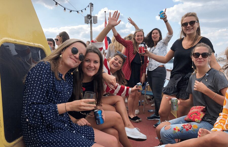 Rotterdam: Pub Cruise with Drinks and Bites - Two hours along Rotterdam’s Maas