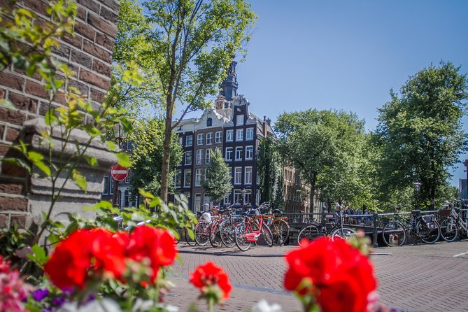 Secrets of Amsterdam Walking Tour plus Dutch Sweets Tasting - Spui and the Miracle of Amsterdam