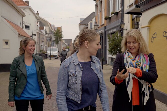 Selfguided Escape Tour Amersfoort. Find the secret exit and win! - Choosing the Right Day and Language