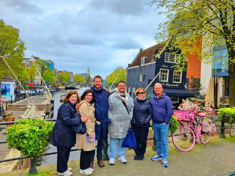 Skipping Lines & Sipping Beers: A History Tour of Amsterdam - Fabel Friet without the long wait