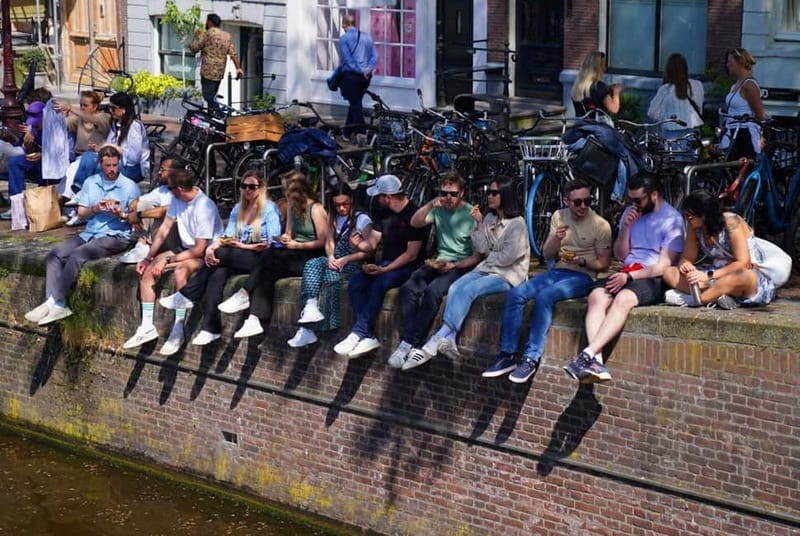 Skipping Lines & Sipping Beers: A History Tour of Amsterdam - Timing, meeting points, and practical planning