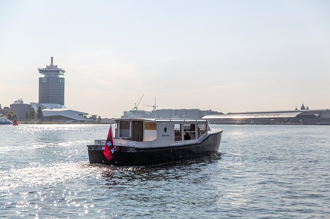 Small Group Boutique All-Inclusive Tour (max 12 p) With Captain - Amsterdam’s famous bridges and the smallest house