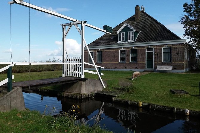 Small-Group Guided Sunset Canoe Tour in Waterland with Dinner - Why the small group matters