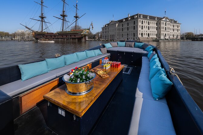Small-Group Luxury Canal Cruise with Local Skipper - Starting at Singel 250 on the Singel canal