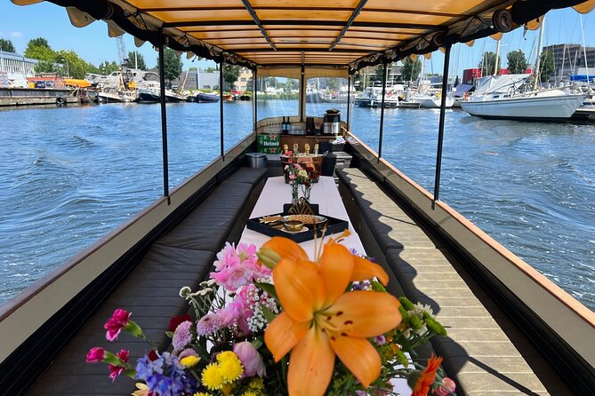 Small-Group Luxury Canal Cruise with Local Skipper - What the electric boat and drinks option add